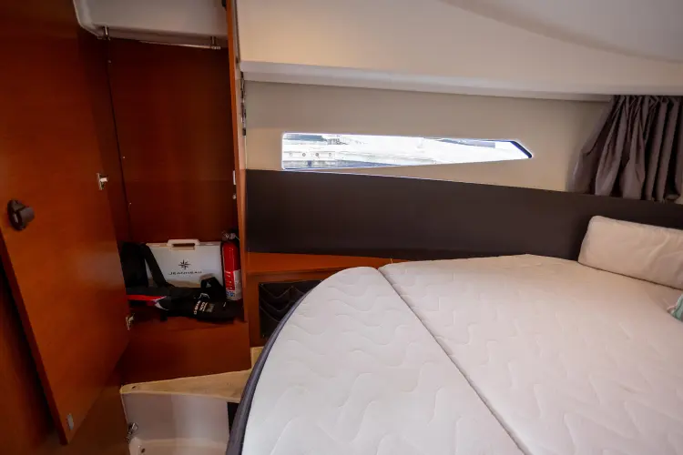 Myrt Yacht Photos Pics 