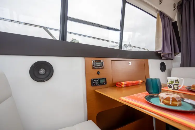 Myrt Yacht Photos Pics 