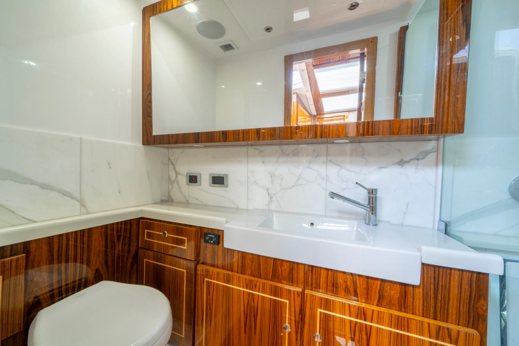 65 Estrella Yacht Photos Pics 