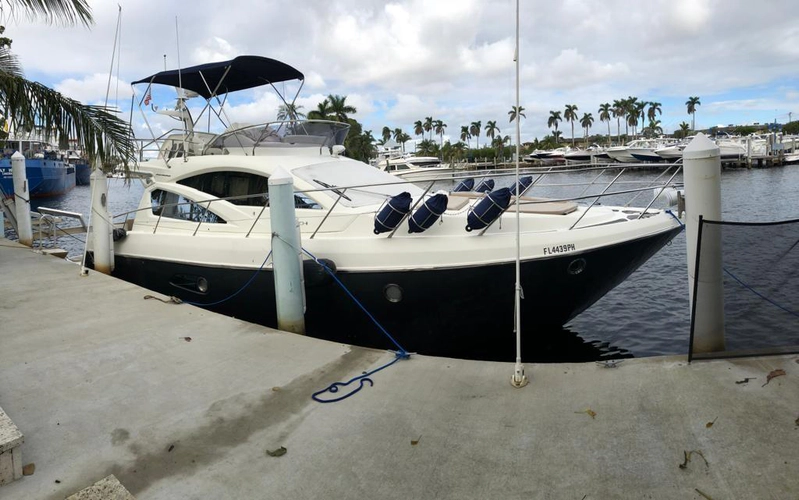 Family Affair Yacht Photos Pics 