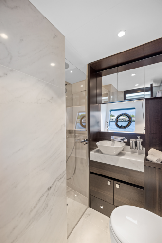 Manhattan 68 Yacht Photos Pics 