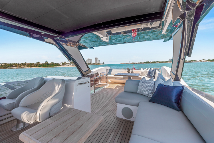 Manhattan 68 Yacht Photos Pics 