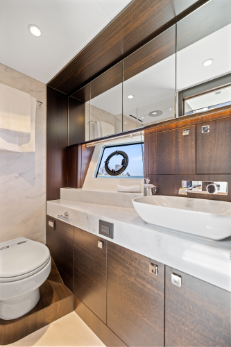 Manhattan 68 Yacht Photos Pics 