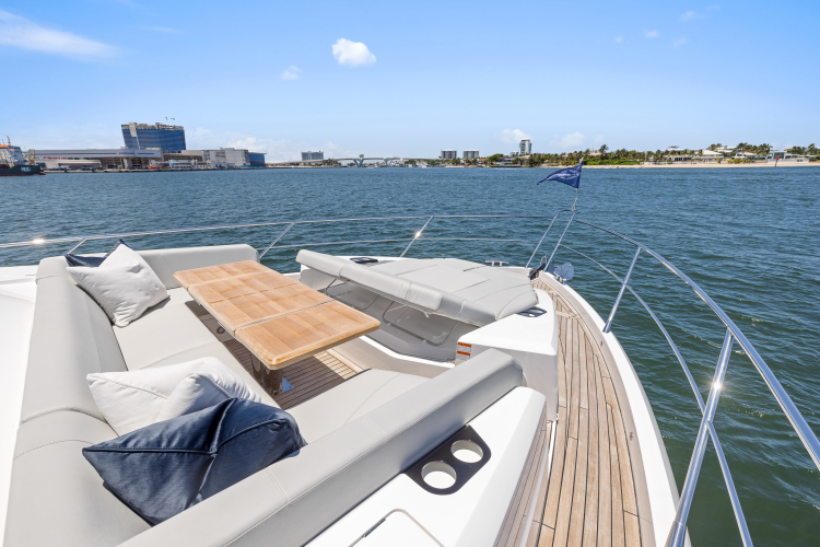 Manhattan 68 Yacht Photos Pics 