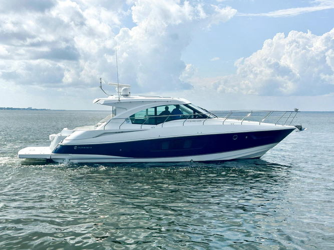 44' Cruisers Yachts 2016