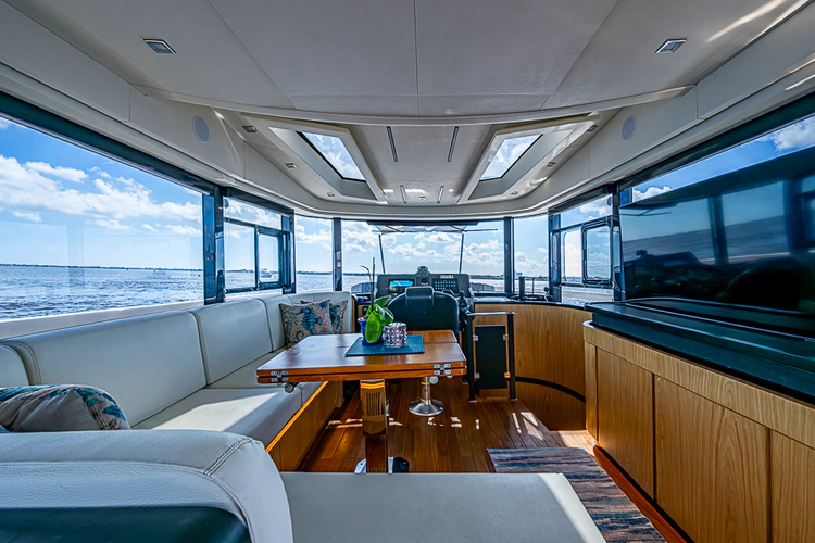 Monarch Yacht Photos Pics 