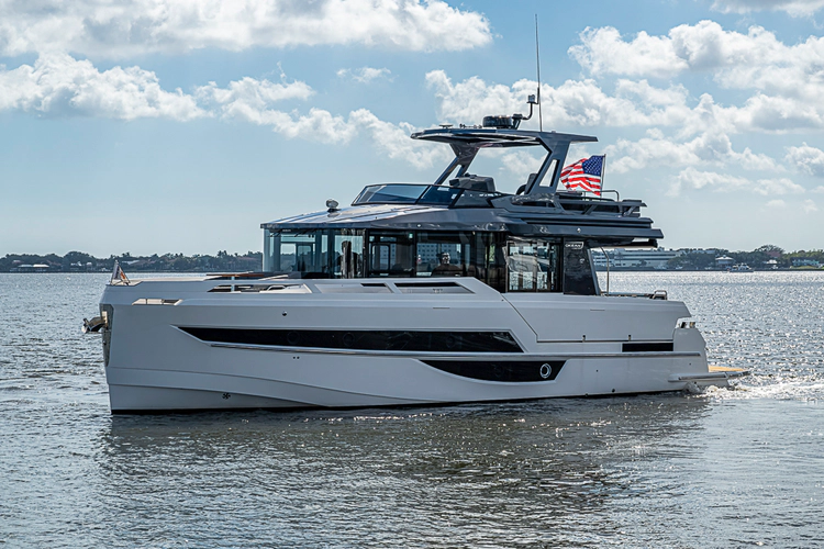 Monarch Yacht Photos Pics 