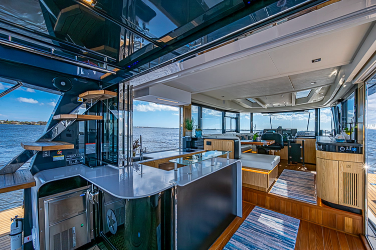 Monarch Yacht Photos Pics 