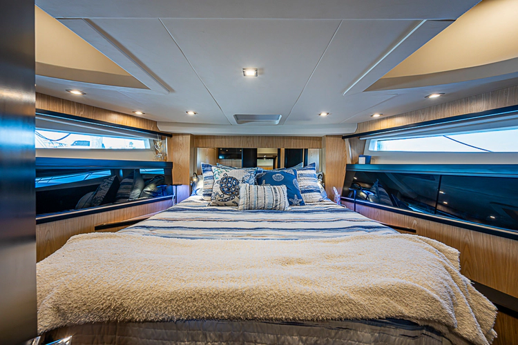 Monarch Yacht Photos Pics 