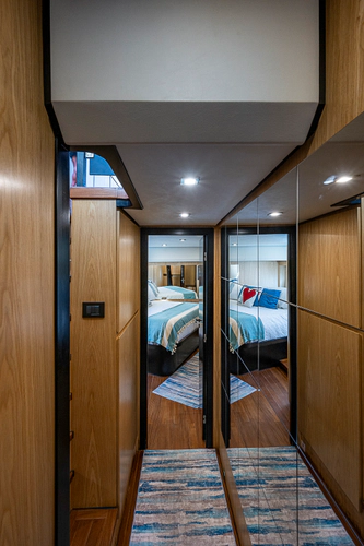 Monarch Yacht Photos Pics 