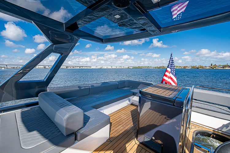 Monarch Yacht Photos Pics 