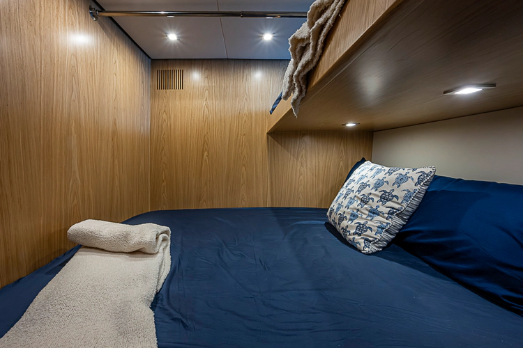 Monarch Yacht Photos Pics 