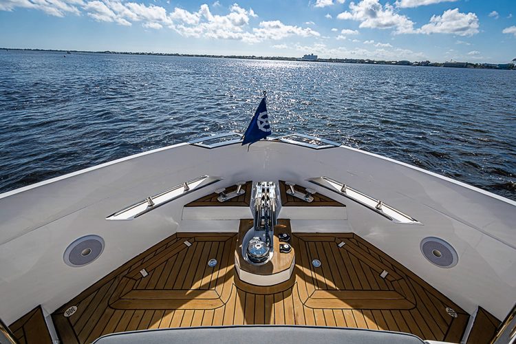 Monarch Yacht Photos Pics 