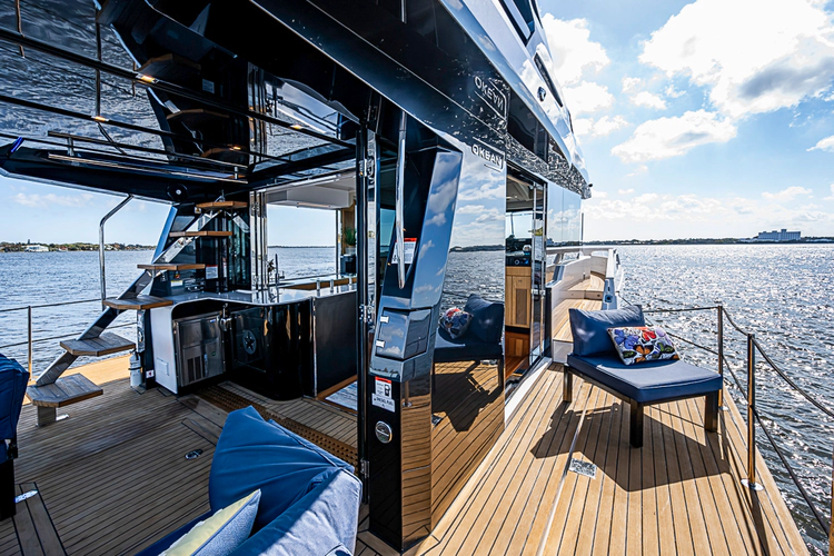 Monarch Yacht Photos Pics 