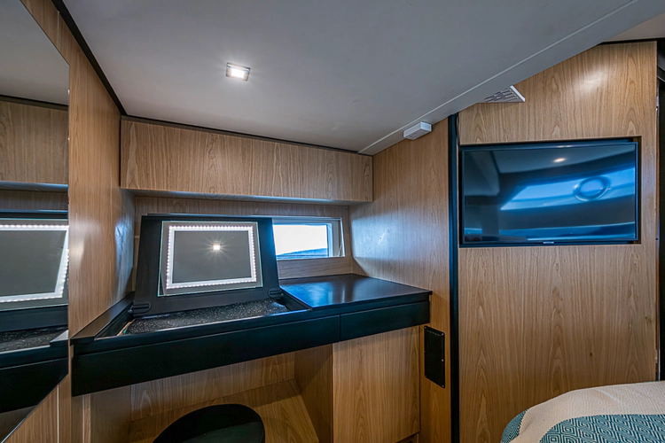 Monarch Yacht Photos Pics 