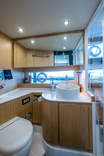 Monarch Yacht Photos Pics 