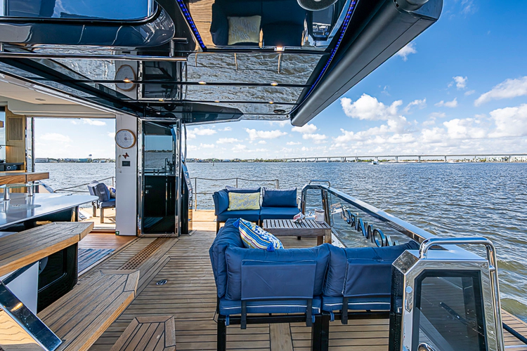 Monarch Yacht Photos Pics 