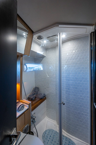 Monarch Yacht Photos Pics 