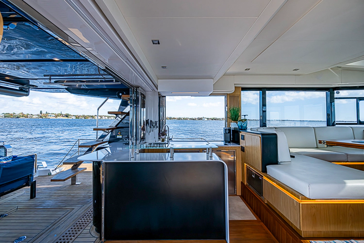 Monarch Yacht Photos Pics 