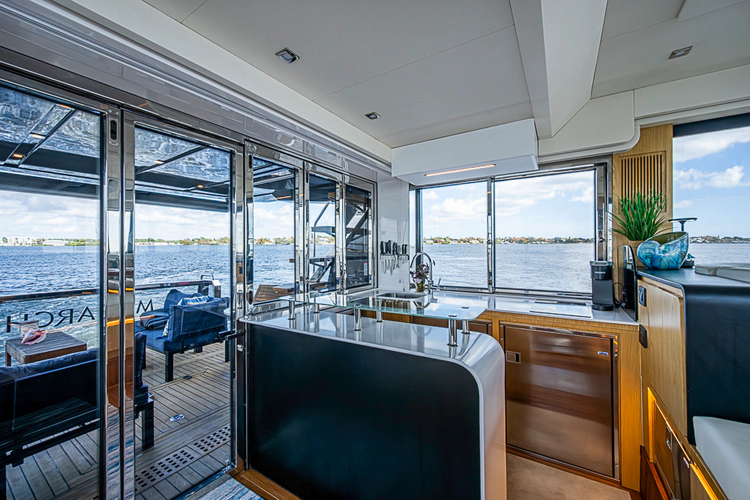 Monarch Yacht Photos Pics 