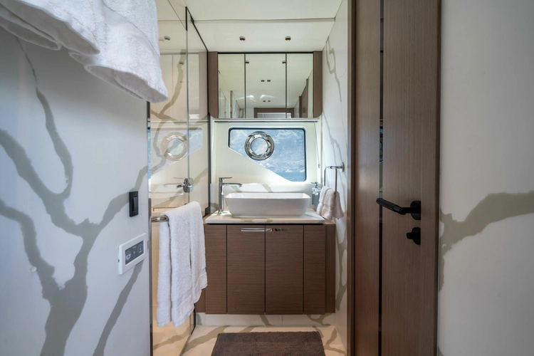 75 Sport Yacht Yacht Photos Pics 