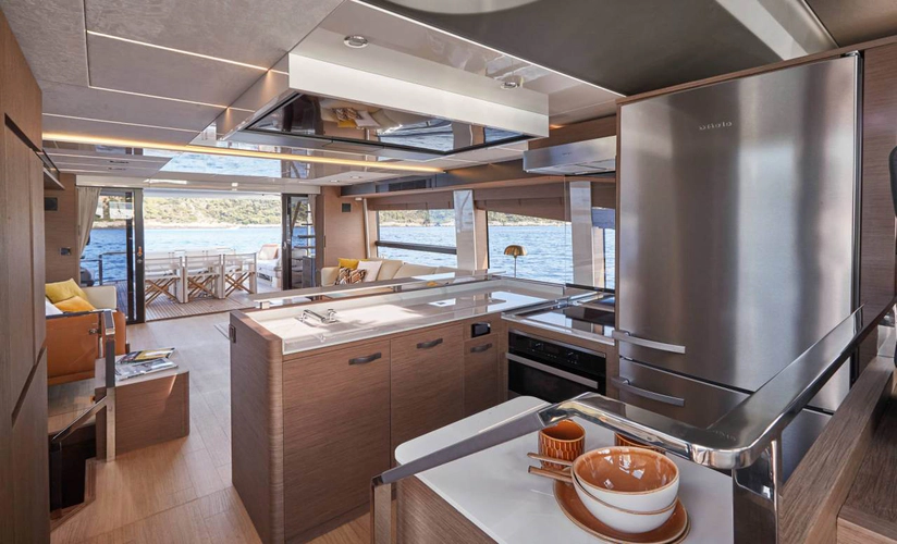 X70 Yacht Photos Pics 