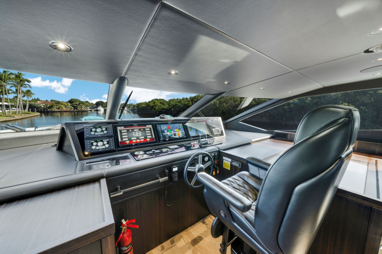 95 Yacht Yacht Photos Pics 