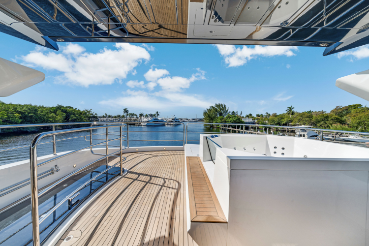 95 Yacht Yacht Photos Pics 