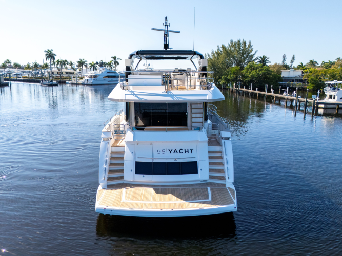 95 Yacht Yacht Photos Pics 