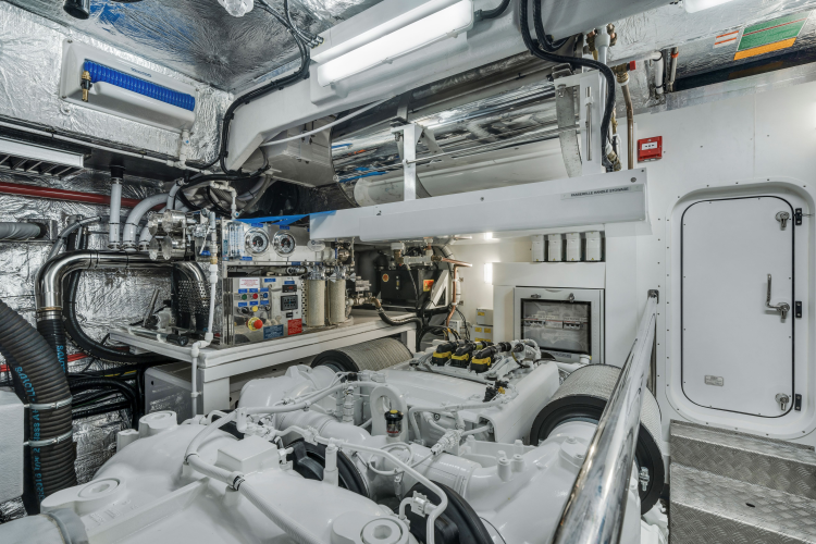 95 Yacht Yacht Photos Pics 