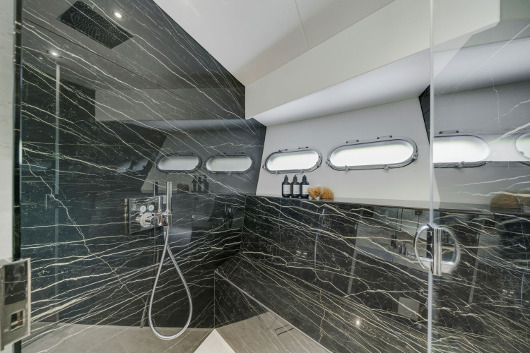 95 Yacht Yacht Photos Pics 