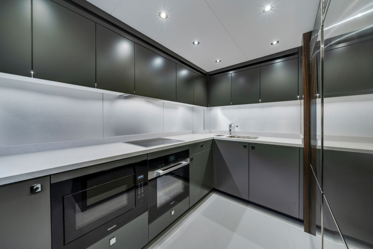 95 Yacht Yacht Photos Pics 