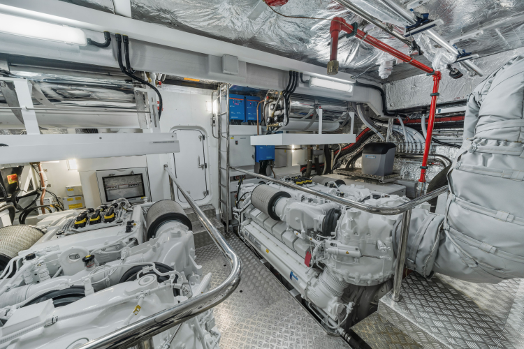 95 Yacht Yacht Photos Pics 