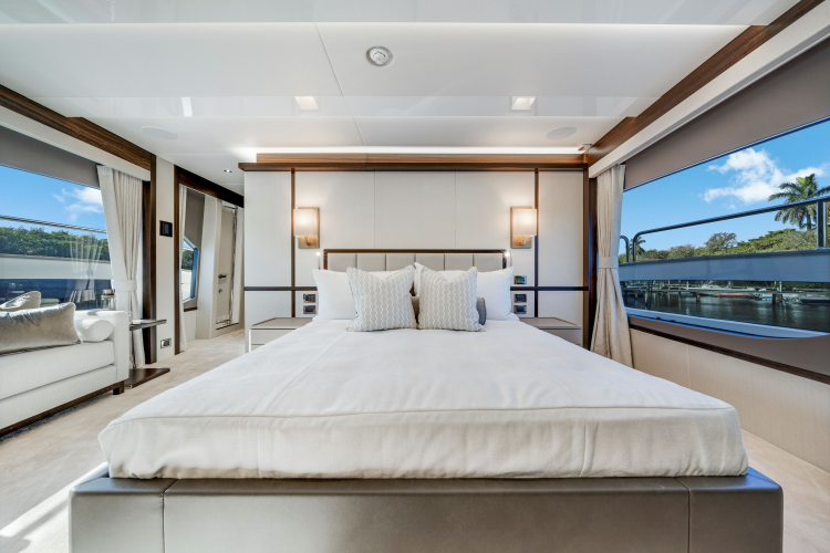 95 Yacht Yacht Photos Pics 