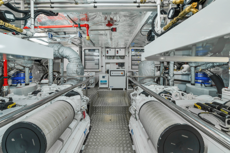 95 Yacht Yacht Photos Pics 