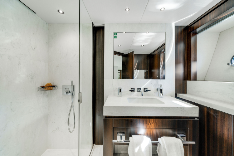 95 Yacht Yacht Photos Pics 