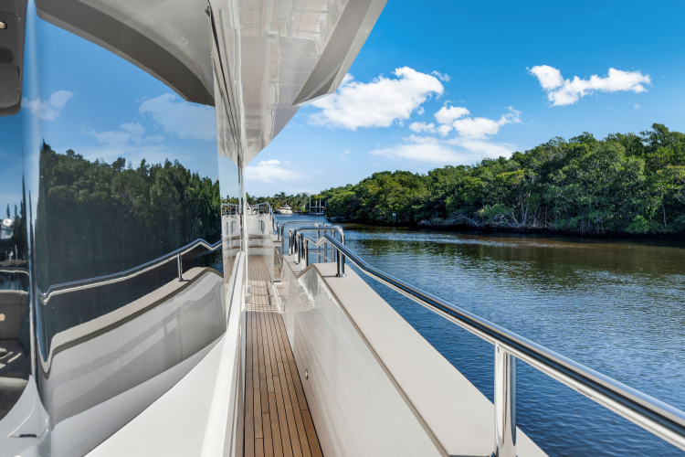 95 Yacht Yacht Photos Pics 