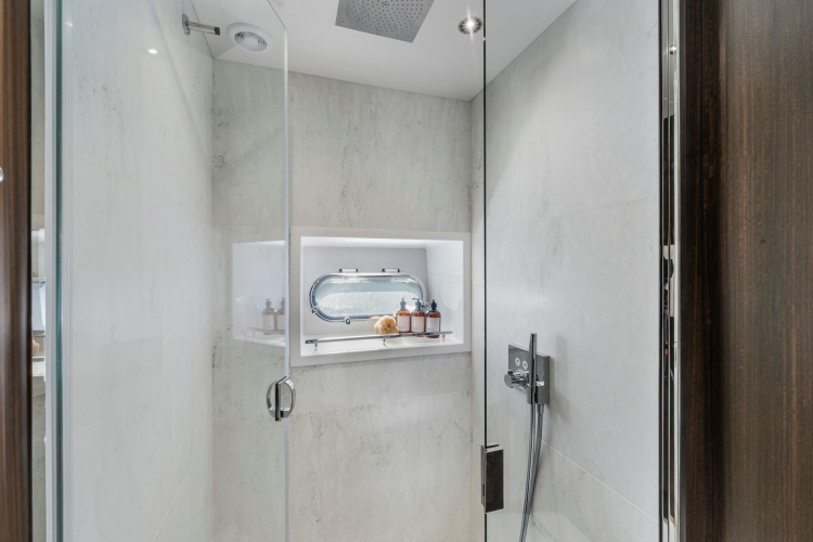 95 Yacht Yacht Photos Pics 