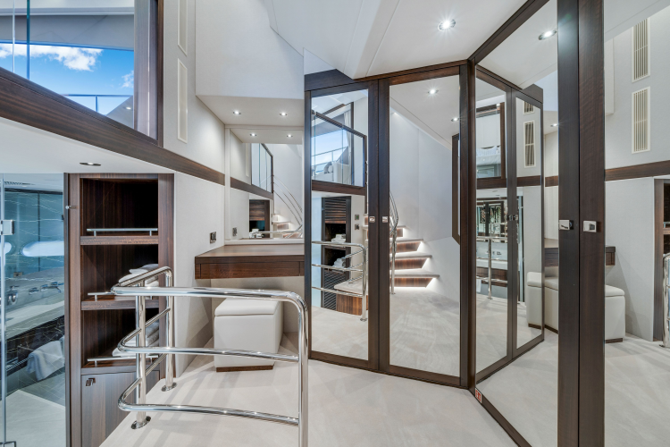 95 Yacht Yacht Photos Pics 