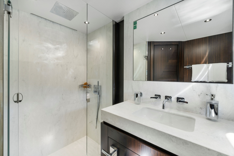 95 Yacht Yacht Photos Pics 