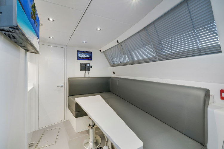 95 Yacht Yacht Photos Pics 