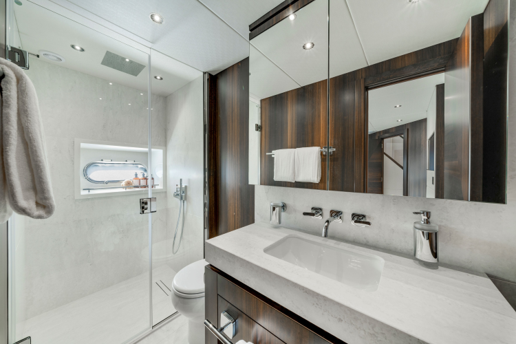 95 Yacht Yacht Photos Pics 