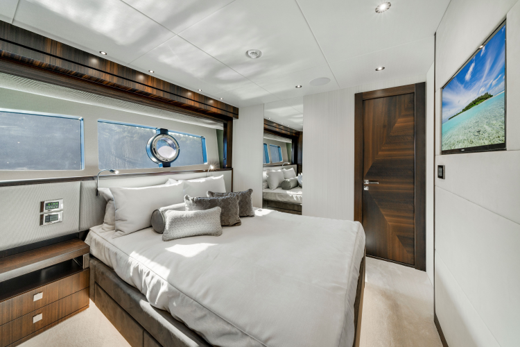 95 Yacht Yacht Photos Pics 