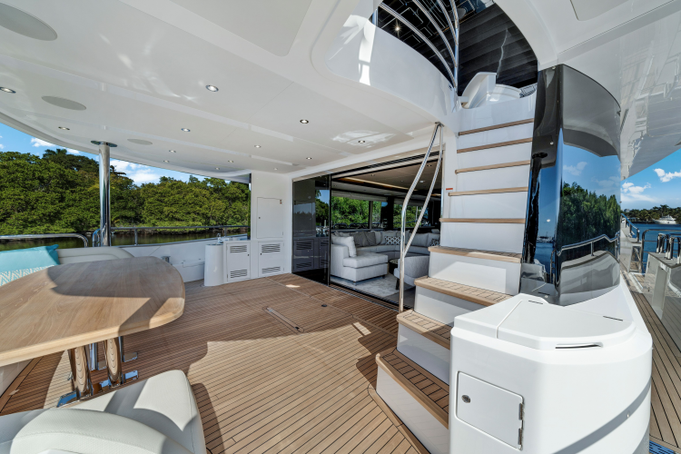 95 Yacht Yacht Photos Pics 