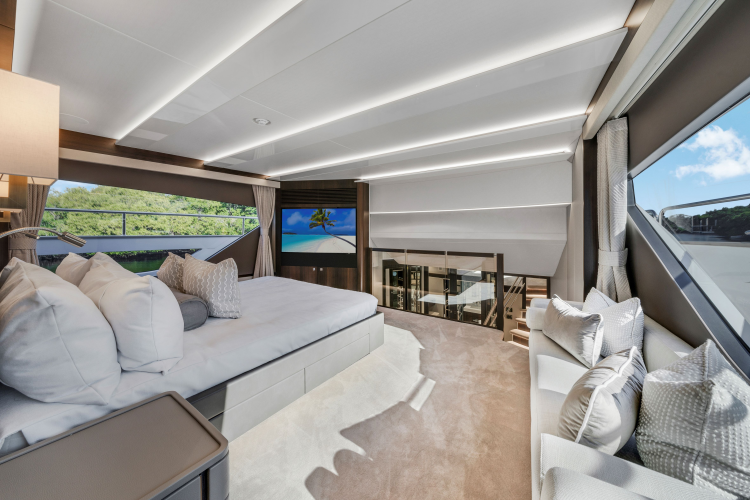 95 Yacht Yacht Photos Pics 