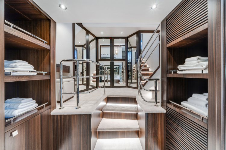 95 Yacht Yacht Photos Pics 