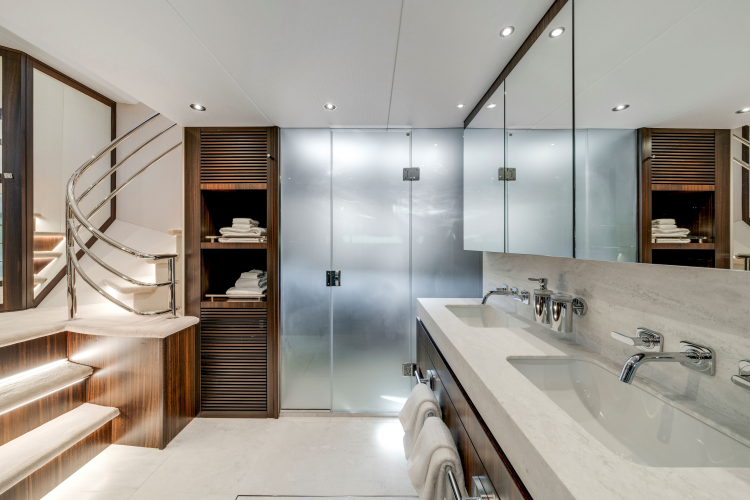 95 Yacht Yacht Photos Pics 