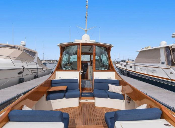 Ruckus Yacht Photos Pics 