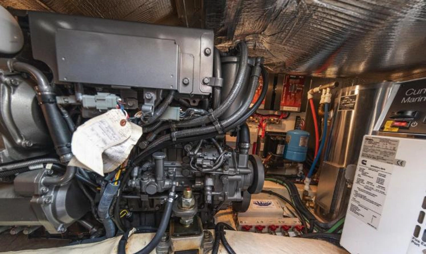 Ruckus Yacht Photos Pics 