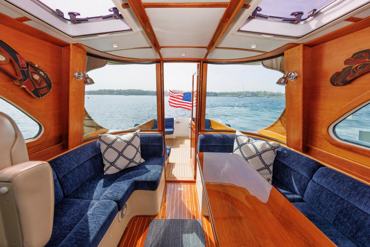 Ruckus Yacht Photos Pics 